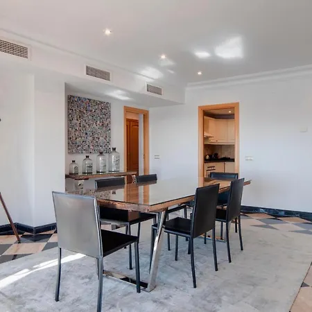 218 Puerto Banus Front Line 270 Meters Apartament Marbella