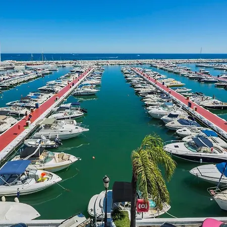 218 Puerto Banus Front Line 270 Meters Lägenhet *