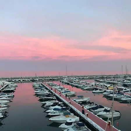 Lägenhet 218 Puerto Banus Front Line 270 Meters Marbella