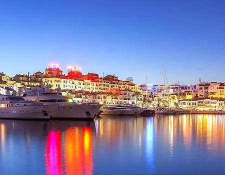 218 Puerto Banus Front Line 270 Meters Lägenhet Marbella